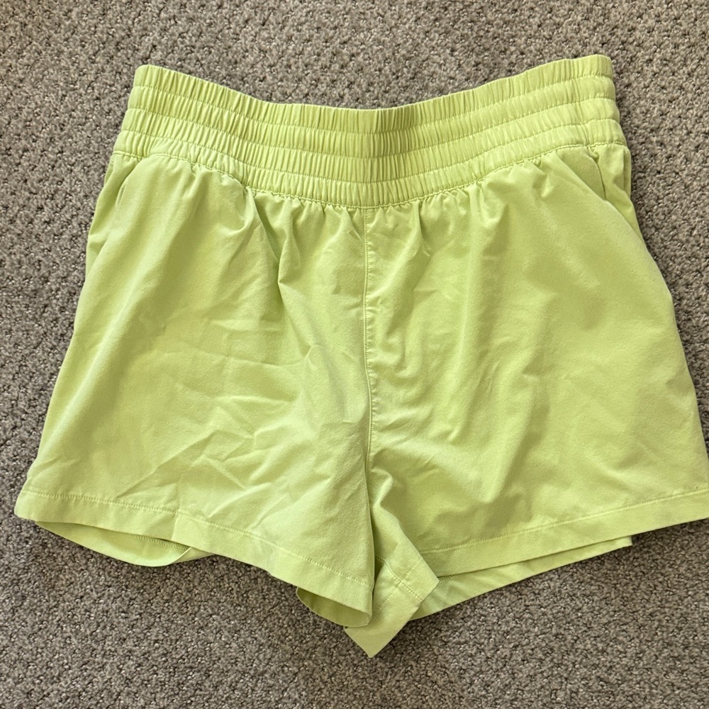 Athleta Weekender High Rise 3” Run Short